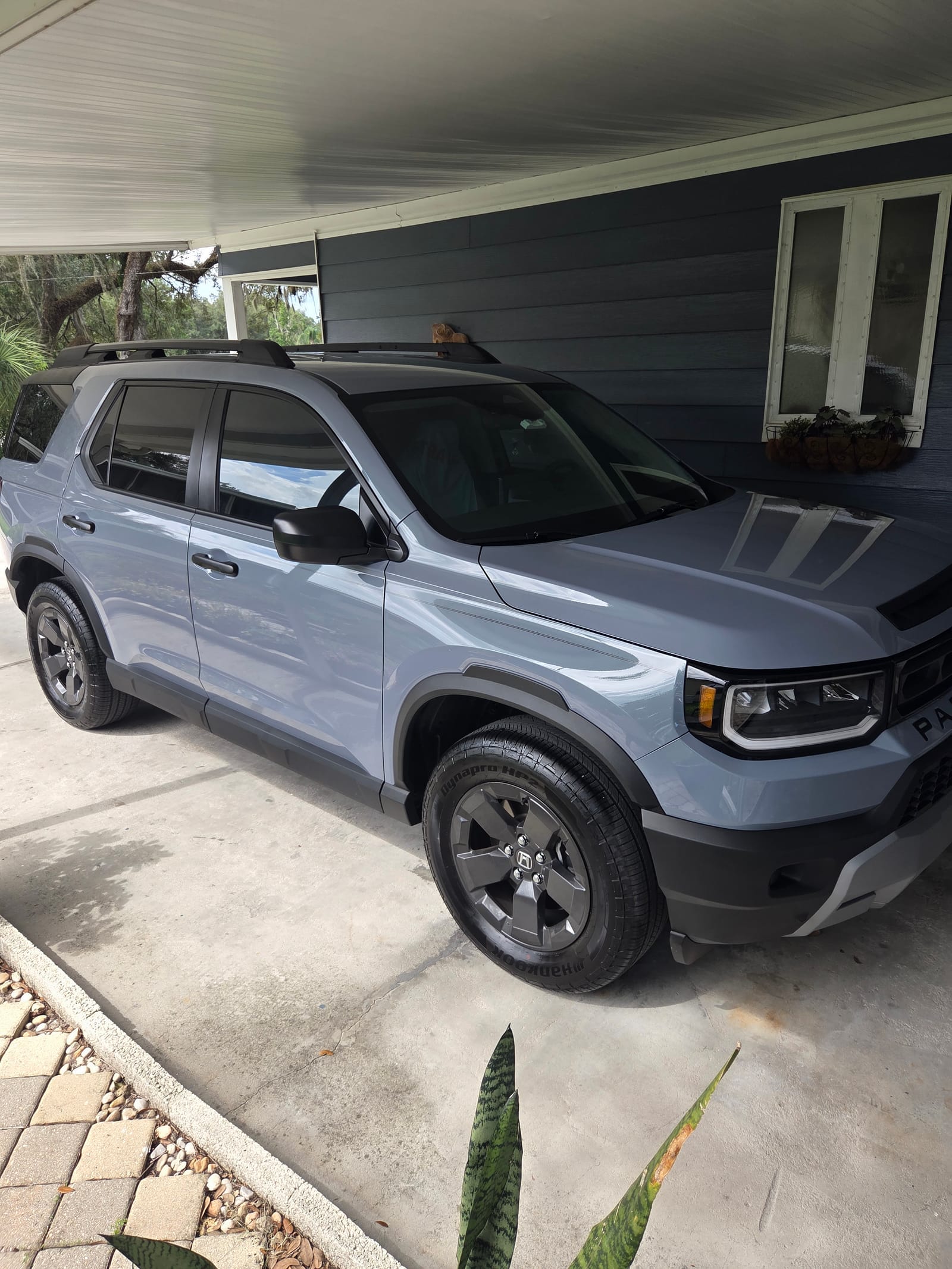 Gray compact SUV after a detail, GG Detailing